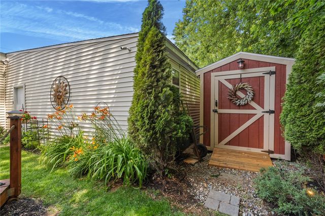 1958 Cranston Street, Cranston, RI 02920
