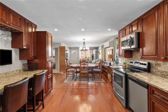 1958 Cranston Street, Cranston, RI 02920