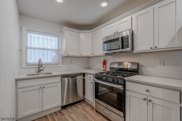 562 S 18Th St, Newark City, NJ 07103