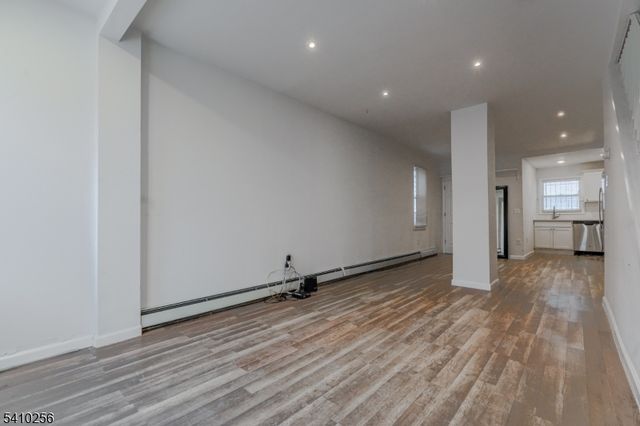 562 S 18Th St, Newark City, NJ 07103