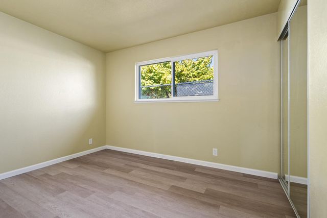 1106 Circuit Dr, Roseville, CA 95678