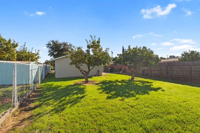 1106 Circuit Dr, Roseville, CA 95678