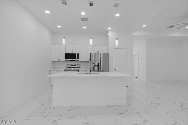 7033 LOTUS CIR, Labelle, FL 33935