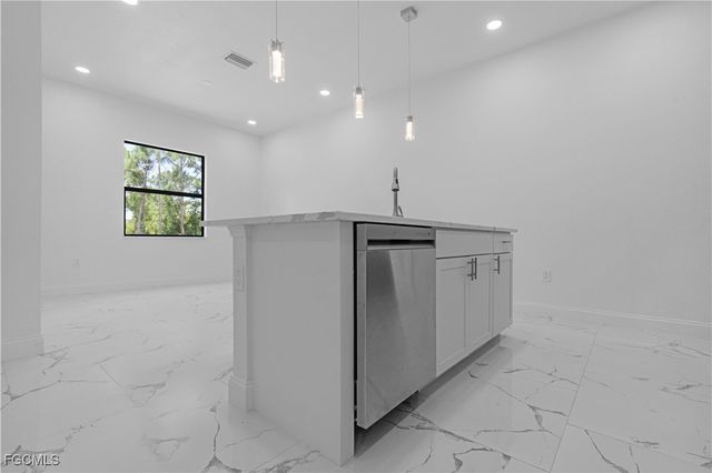 7033 LOTUS CIR, Labelle, FL 33935