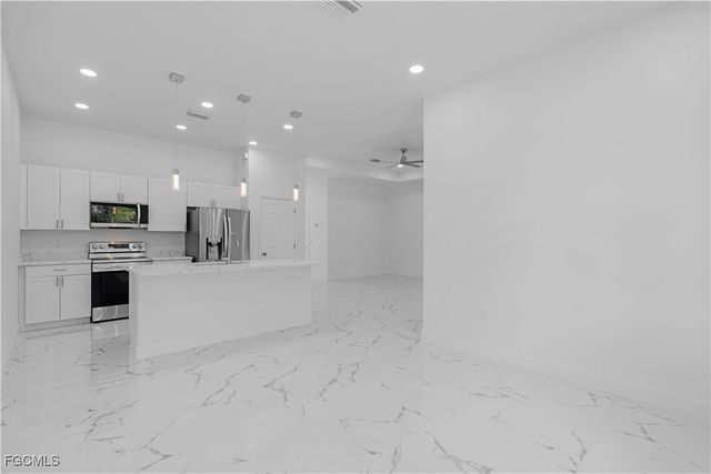 7033 LOTUS CIR, Labelle, FL 33935