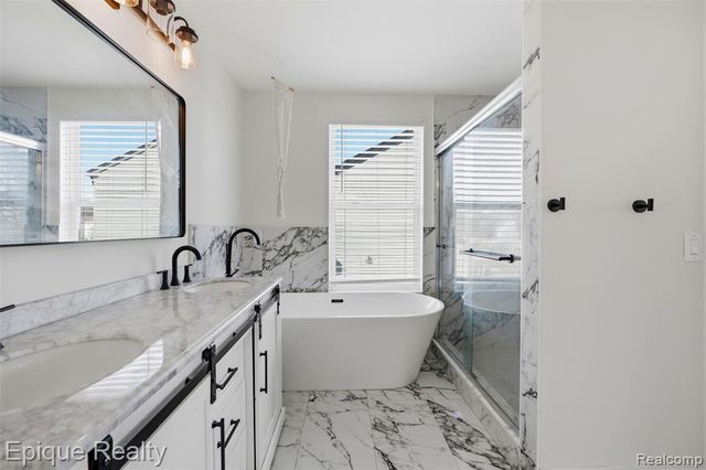 7858 Turrillium Lane, Waterford, MI 48327