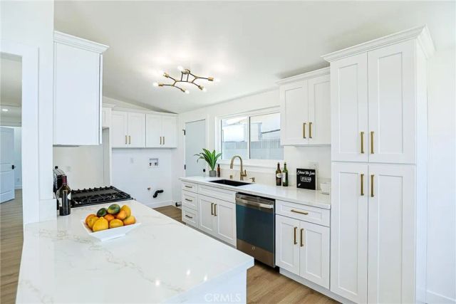 2306 Park, Santa Ana, CA 92707