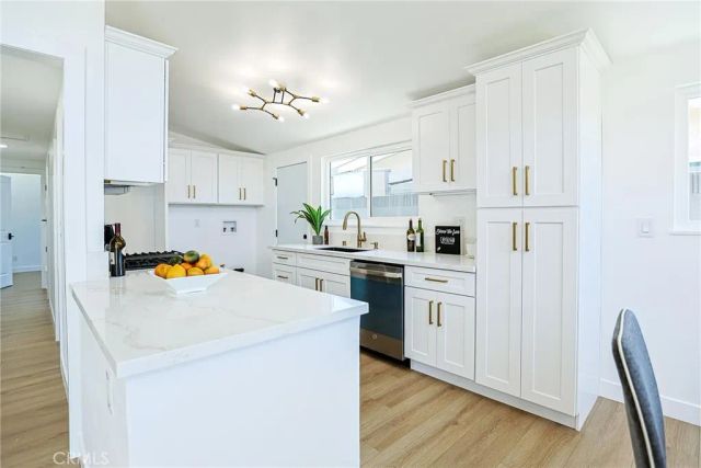 2306 Park, Santa Ana, CA 92707