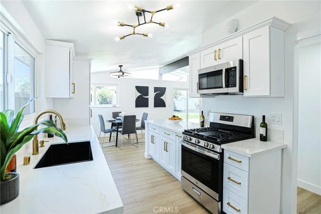 2306 Park, Santa Ana, CA 92707