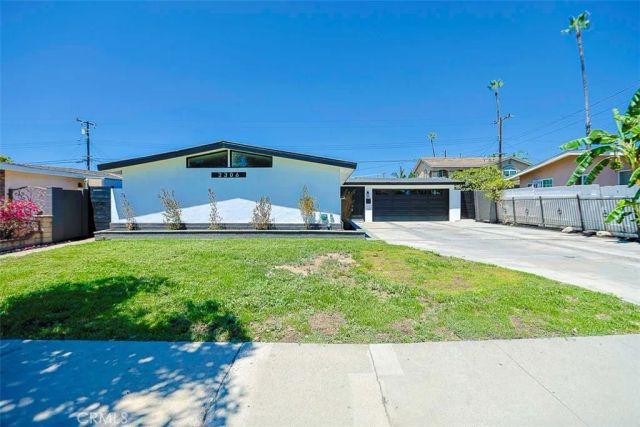 2306 Park, Santa Ana, CA 92707