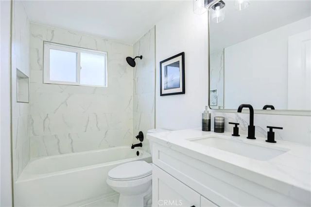2306 Park, Santa Ana, CA 92707