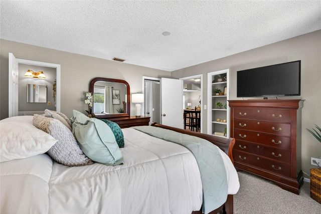 6035 19TH STREET NE, St Petersburg, FL 33703