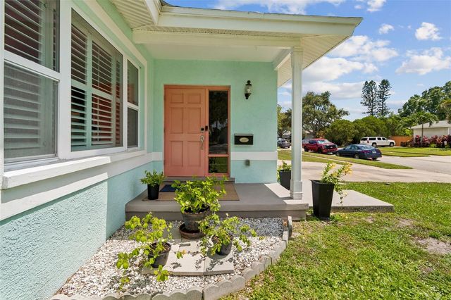 6035 19TH STREET NE, St Petersburg, FL 33703