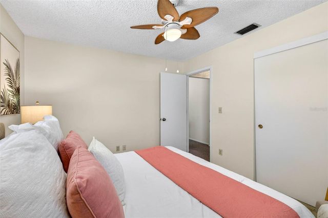 6035 19TH STREET NE, St Petersburg, FL 33703