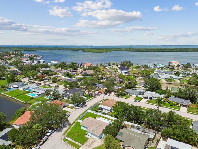 6035 19TH STREET NE, St Petersburg, FL 33703