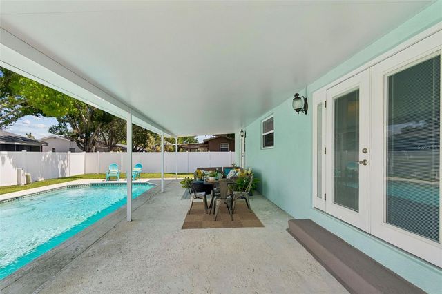 6035 19TH STREET NE, St Petersburg, FL 33703