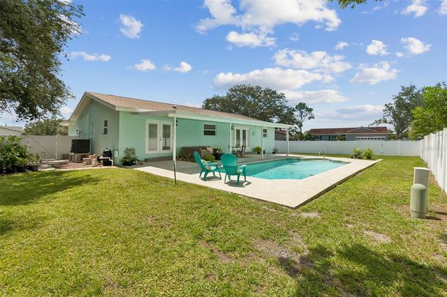 6035 19TH STREET NE, St Petersburg, FL 33703