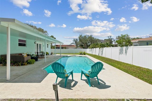 6035 19TH STREET NE, St Petersburg, FL 33703