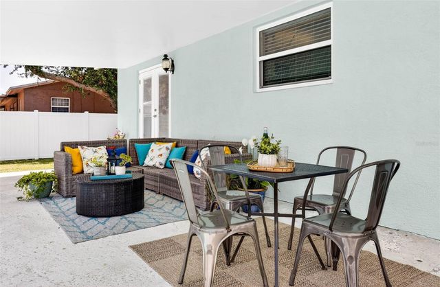 6035 19TH STREET NE, St Petersburg, FL 33703