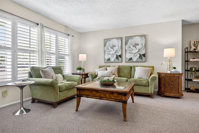 6035 19TH STREET NE, St Petersburg, FL 33703
