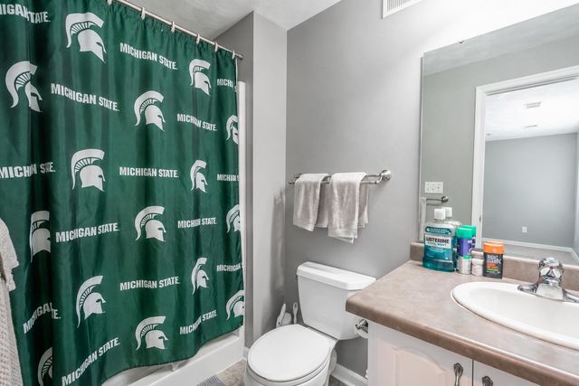 132 Kensington Court, Battle Creek City, MI 49015