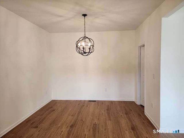 102 Mulholland Way 52, North Haven, CT 06473