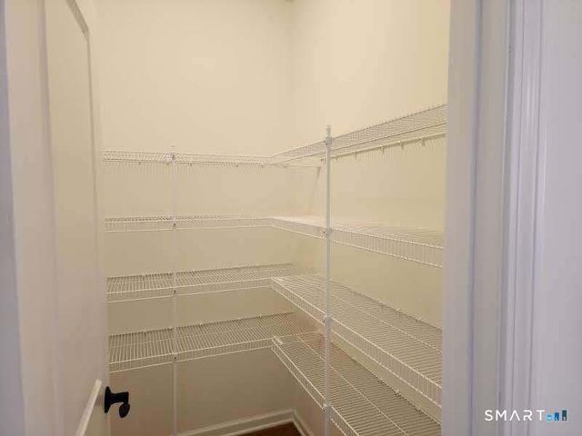 102 Mulholland Way 52, North Haven, CT 06473