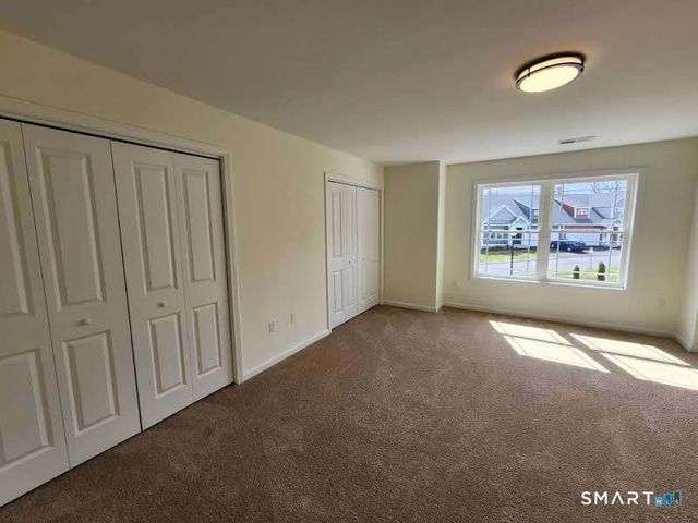 102 Mulholland Way 52, North Haven, CT 06473