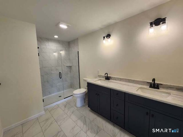 102 Mulholland Way 52, North Haven, CT 06473