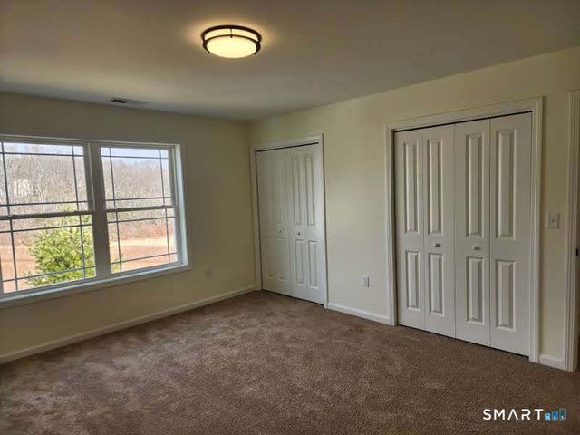 102 Mulholland Way 52, North Haven, CT 06473