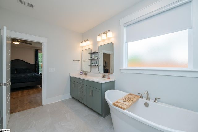 10 Stony Run Lane, Simpsonville, SC 29681