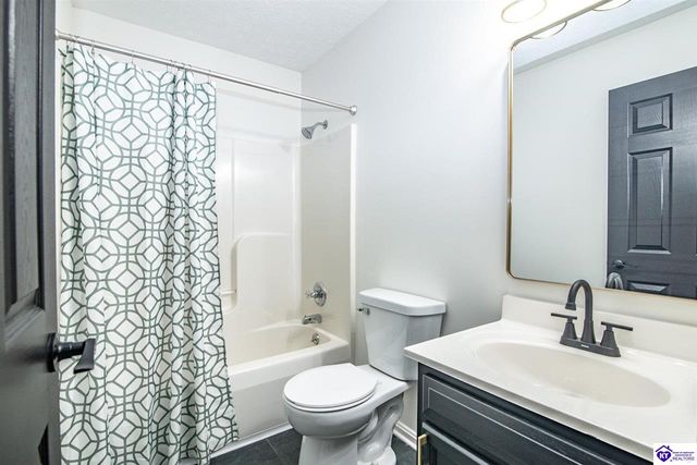 702 Andra Drive, Radcliff, KY 40160