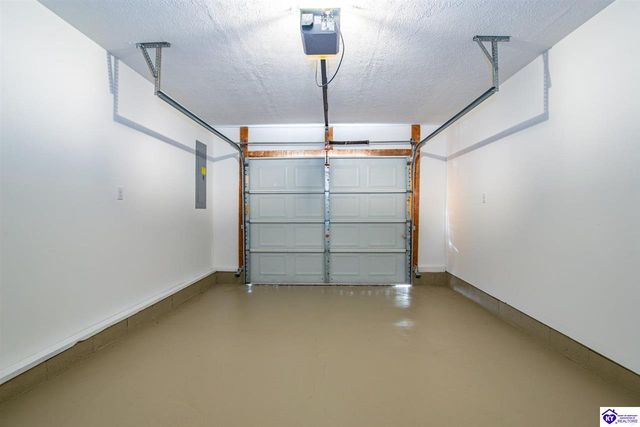 702 Andra Drive, Radcliff, KY 40160