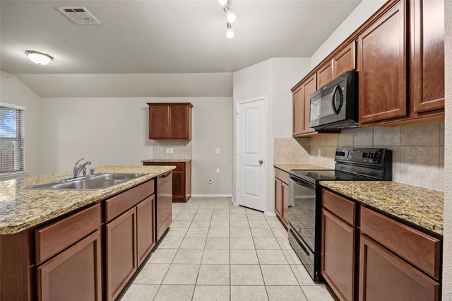 2492 Saldana Drive, Fate, TX 75189