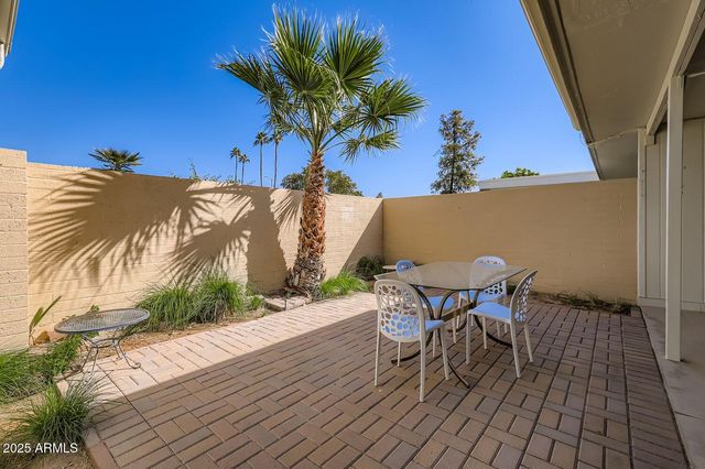 10454 W PALMERAS Drive, Sun City, AZ 85373