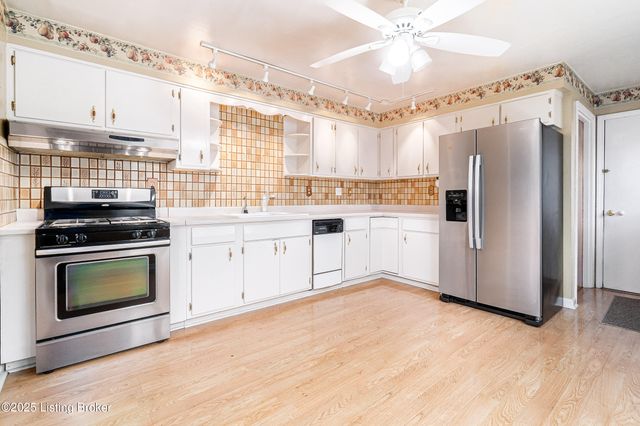 6505 Sherlock Way, Louisville, KY 40228