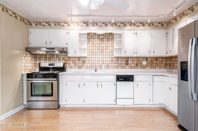 6505 Sherlock Way, Louisville, KY 40228