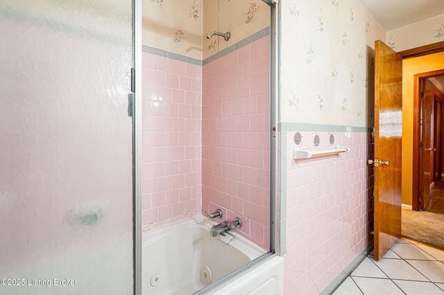 6505 Sherlock Way, Louisville, KY 40228