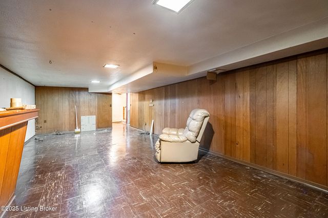 6505 Sherlock Way, Louisville, KY 40228