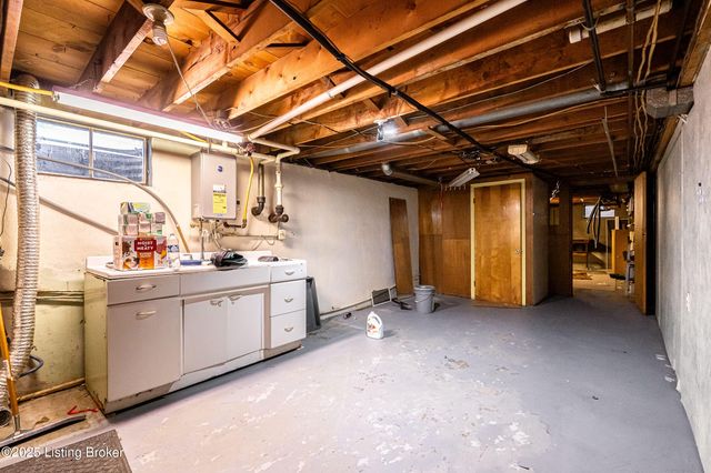 6505 Sherlock Way, Louisville, KY 40228