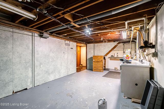 6505 Sherlock Way, Louisville, KY 40228