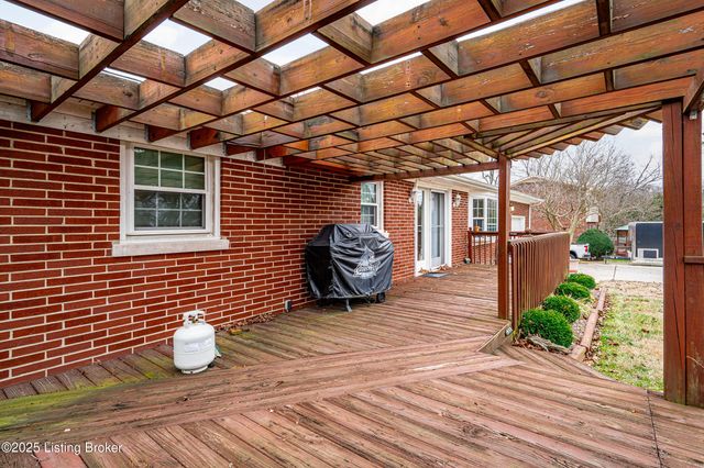 6505 Sherlock Way, Louisville, KY 40228