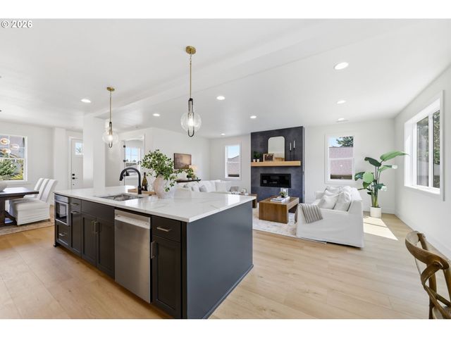 3445 SUMMIT SKY Blvd, Eugene, OR 97405