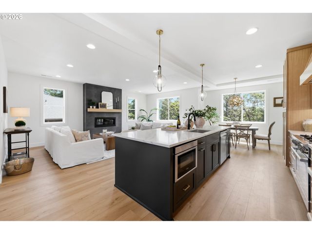 3445 SUMMIT SKY Blvd, Eugene, OR 97405