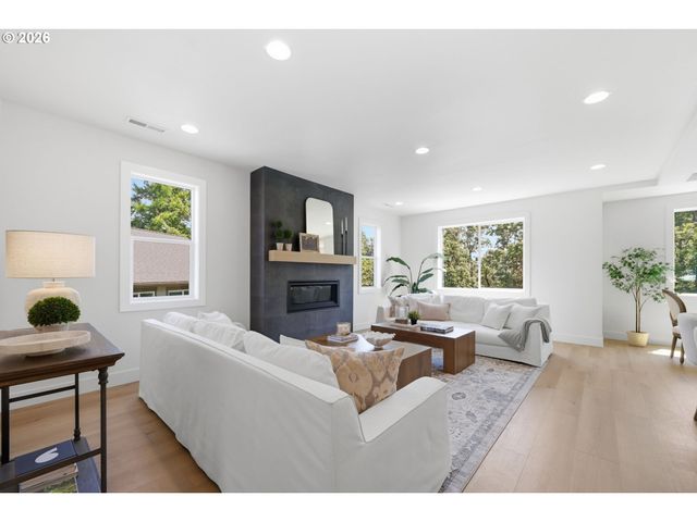 3445 SUMMIT SKY Blvd, Eugene, OR 97405