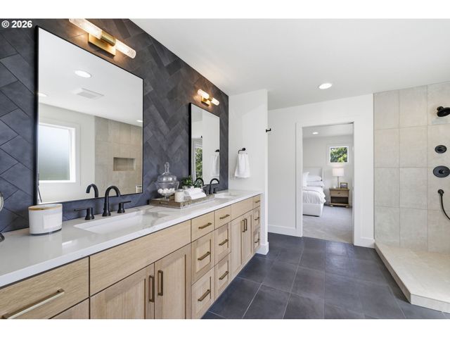 3445 SUMMIT SKY Blvd, Eugene, OR 97405