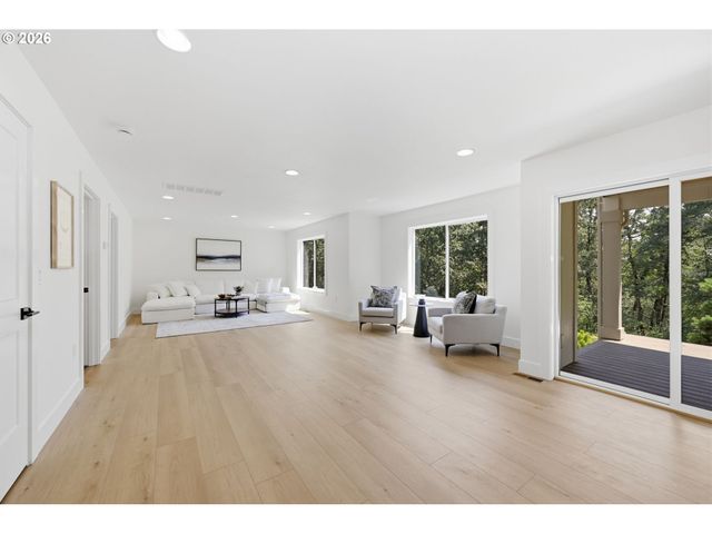 3445 SUMMIT SKY Blvd, Eugene, OR 97405