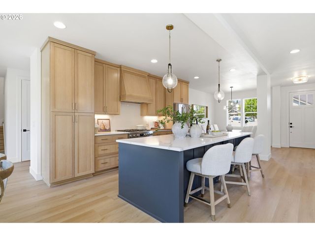 3445 SUMMIT SKY Blvd, Eugene, OR 97405
