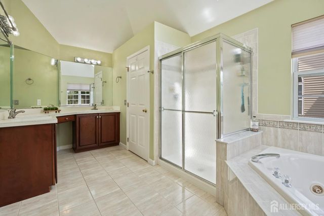 15 Autumn Lane, East Brunswick, NJ 08816