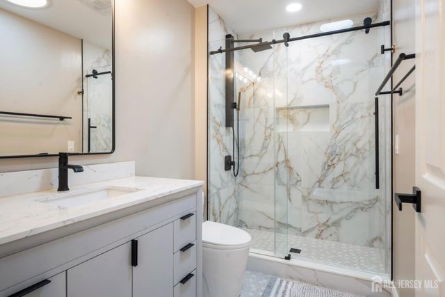 15 Autumn Lane, East Brunswick, NJ 08816